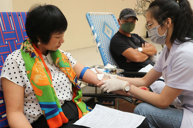 Ngày hội hiến máu trong công nhân, viên chức, lao động