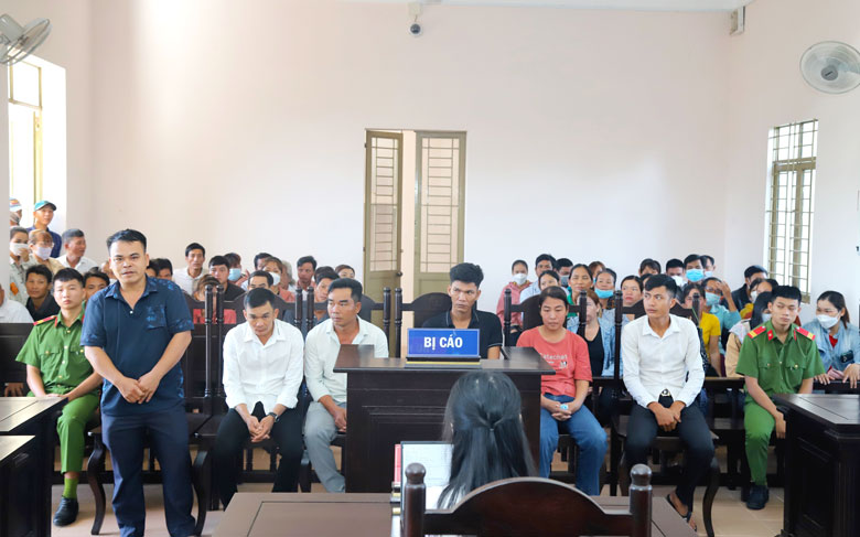 Đạ Tẻh: Mê đỏ đen, 6 bị cáo lĩnh án