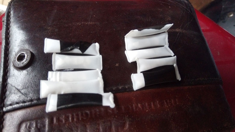 Các gói ni long chứa chất ma túy heroin phát hiện trong người của Vũ Ngọc Lâm