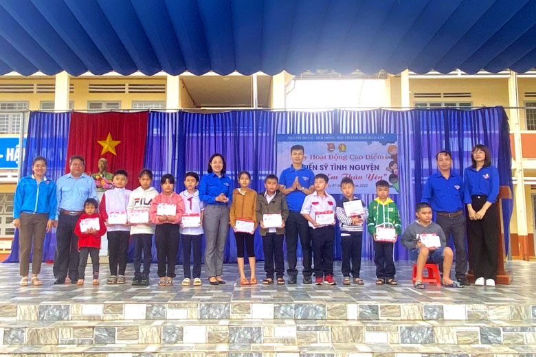 Bảo Lộc: Ngày Chiến sỹ tình nguyện vì đàn em thân yêu
