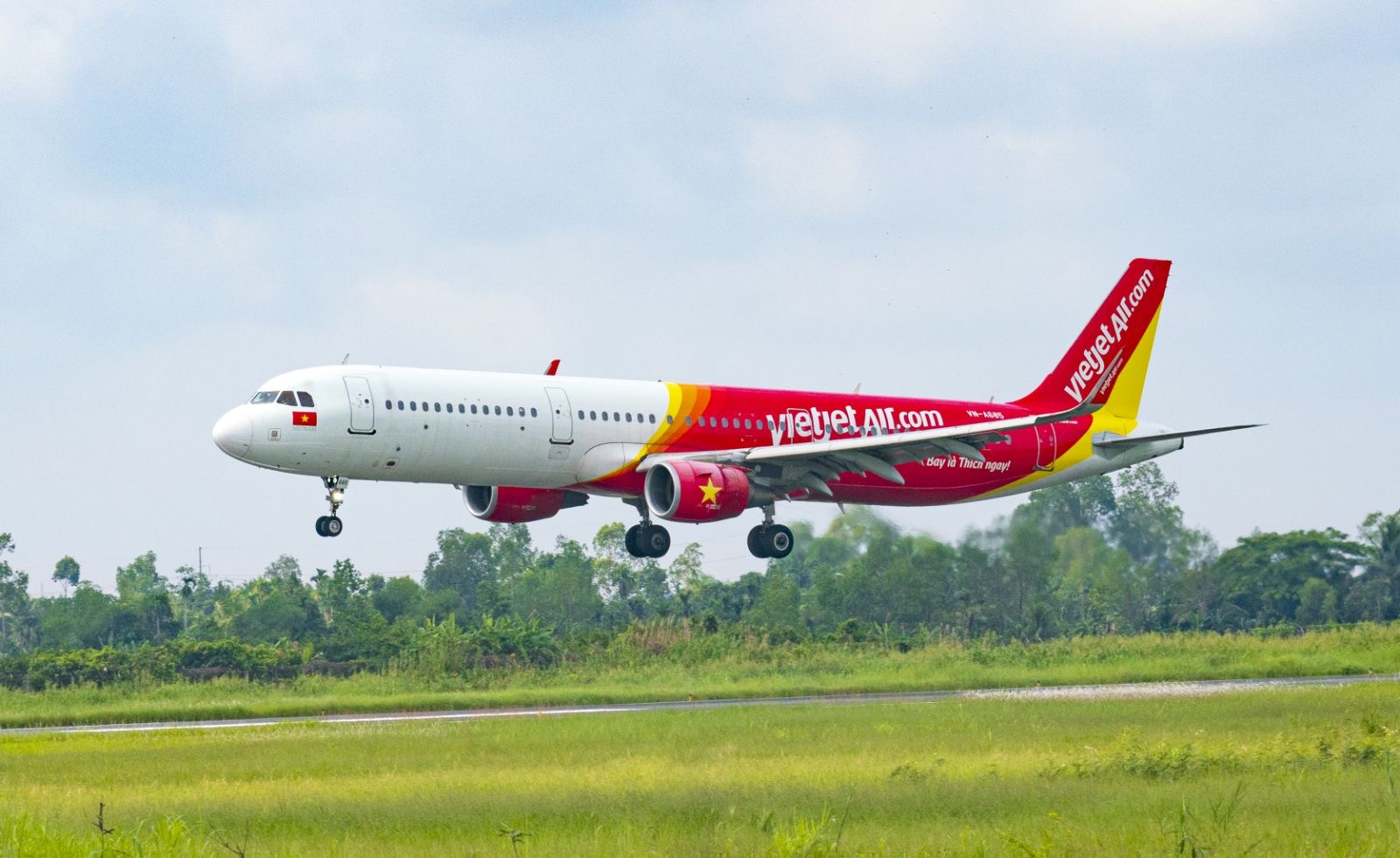 Đón ngày đôi, sale phát tài, bay thoải mái với 888.888 vé khuyến mãi 88% cùng Vietjet