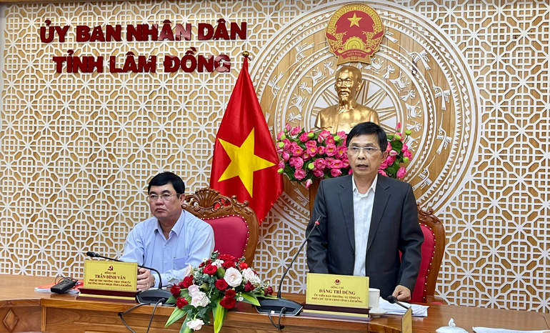 Đồng chí Đặng Trí Dũng – Phó Chủ tịch UBND tỉnh, Trưởng Ban Chỉ đạo Chiến dịch tiêm chủng vắc xin phòng Covid-19 tỉnh Lâm Đồng kết luận hội nghị