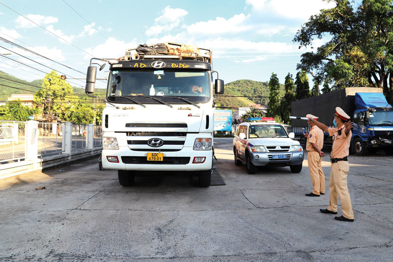 Dấu ấn trong đợt cao điểm thực hiện kiểm tra, xử lý các hành vi vi phạm an toàn giao thông