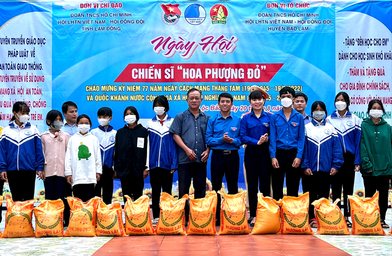 Bảo Lâm: Nhiều hoạt động ý nghĩa tại Ngày hội Chiến sỹ tình nguyện Hoa phượng Đỏ