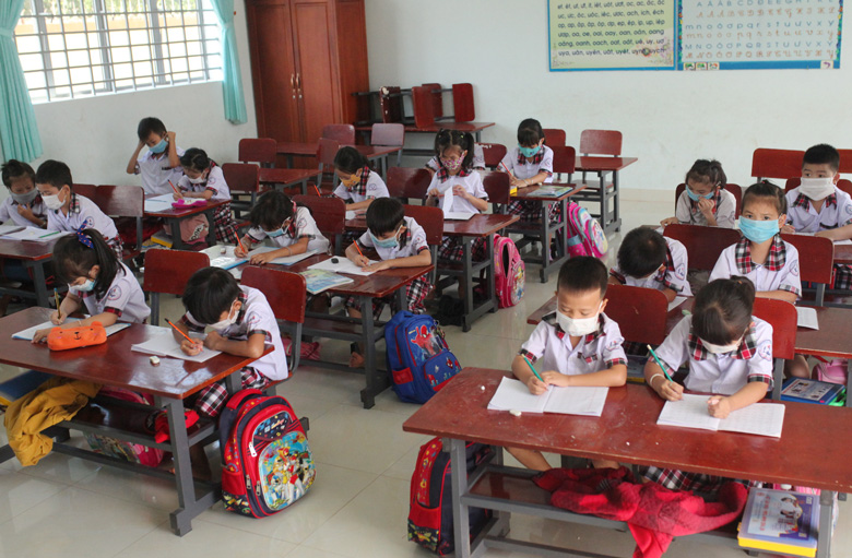 Cát Tiên: 656/706 học sinh lớp 1 ra lớp trong ngày tựu trường