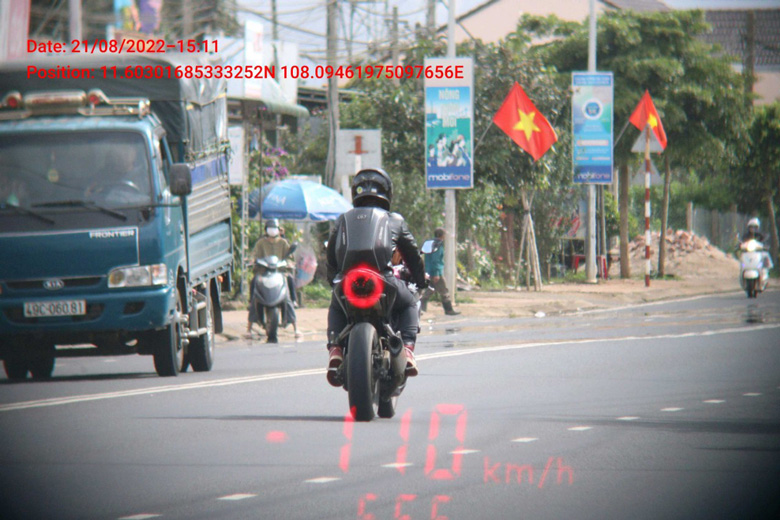 Ra quân xử lý ''phượt thủ'' trên tuyến Quốc lộ 20