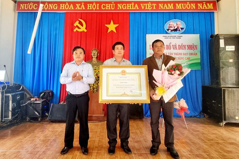 Tân Thành cán đích xã đạt chuẩn nông thôn mới nâng cao