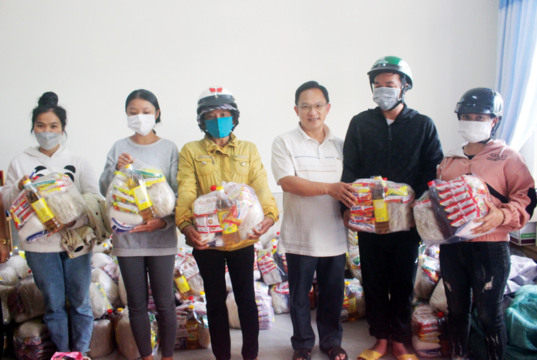 Sẻ chia cùng những mảnh đời khó khăn