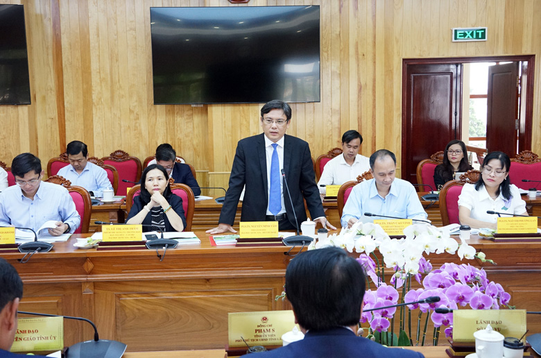 PGS.TS. Nguyễn Minh Tâm - Phó Giám đốc Đại học Quốc gia thành phố Hồ Chí Minh phát biểu