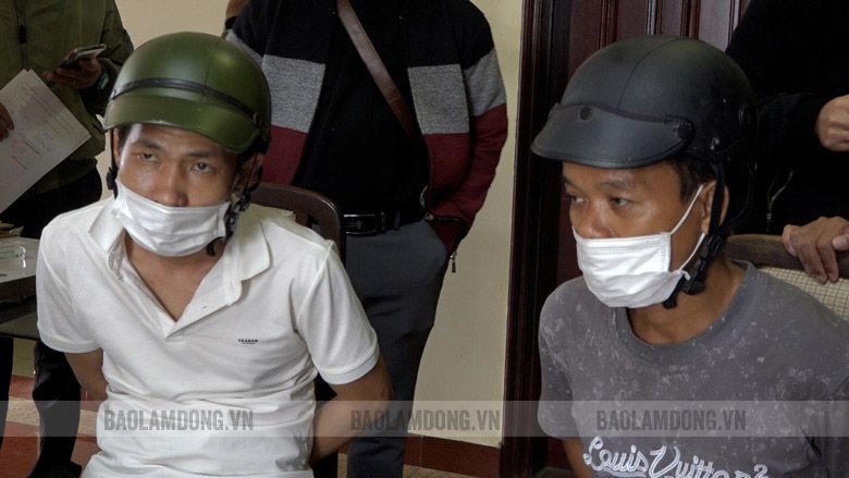 Đạ Tẻh: Phá chuyên án, bắt quả tang 2 đối tượng tàng trữ, vận chuyển, mua bán trái phép 1 bánh heroin