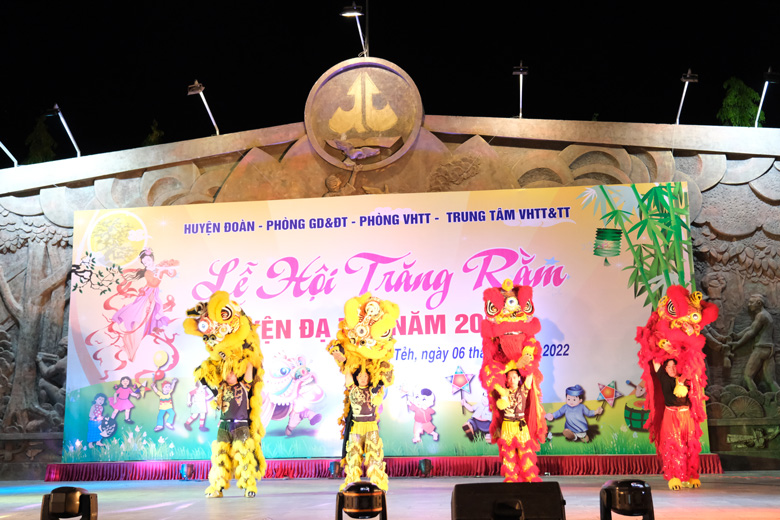 Đạ Tẻh: Tổ chức Lễ hội trăng rằm đón Tết Trung thu