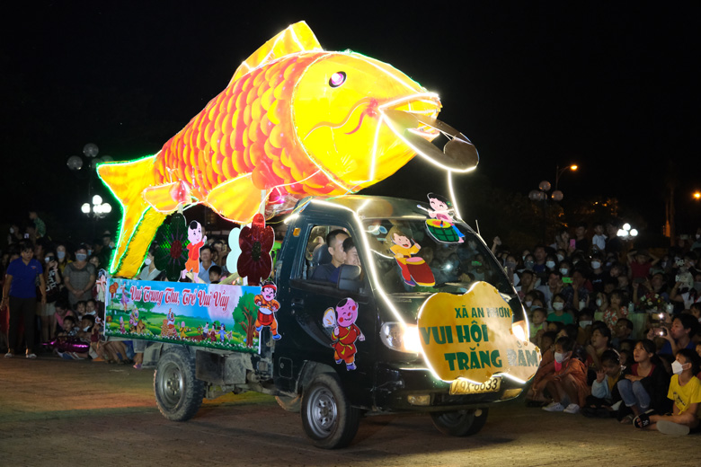 Các xã, thị trấn tham gia phần thi trang trí xe rước đèn trung thu