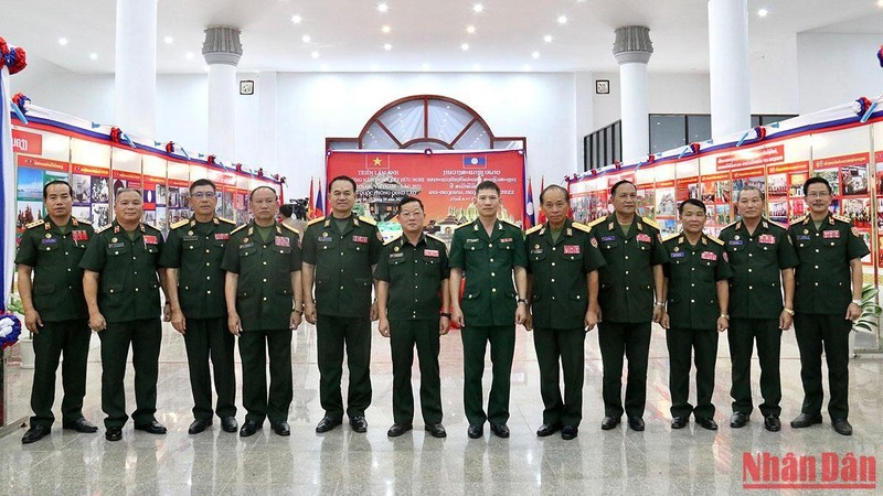 Khai mạc triển lãm ảnh chào mừng Năm Đoàn kết Hữu nghị Lào-Việt Nam 2022