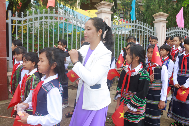 Cô giáo như mẹ hiền
