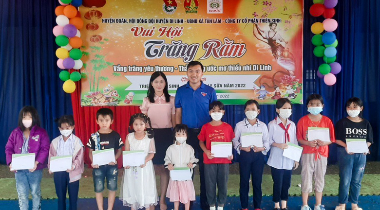 Di Linh: Chương trình Vầng trăng yêu thương - Thắp sáng ước mơ