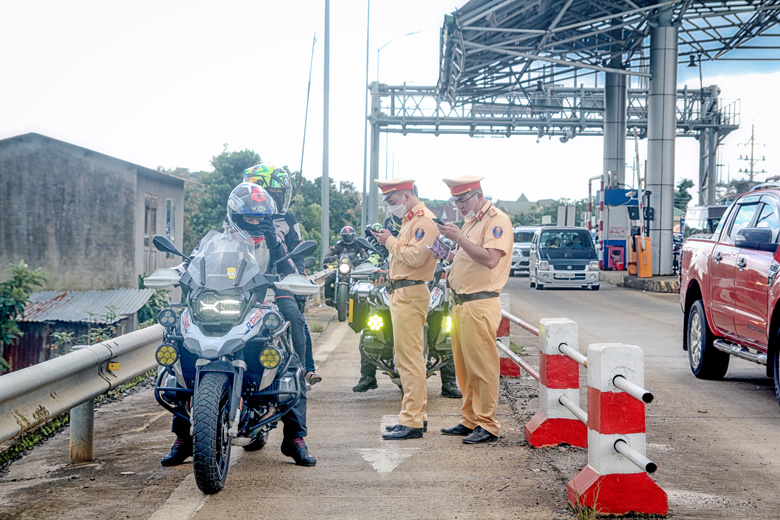 Mạnh tay xử lý ''quái xế''