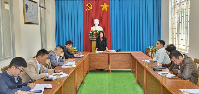 Đà Lạt: Trồng cây xanh ven suối Cam Ly