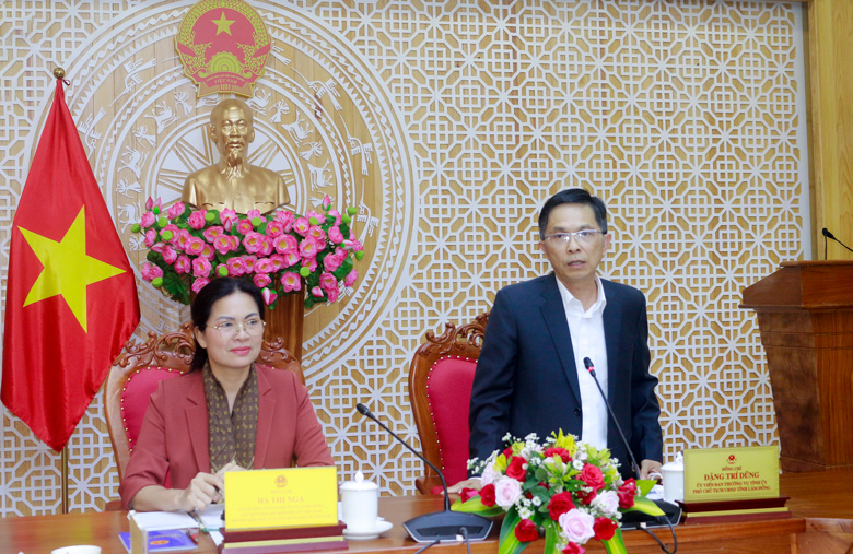 Ông Đặng Trí Dũng - Ủy viên Ban Thường vụ Tỉnh ủy, Phó Chủ tịch UBND tỉnh, Trưởng Ban Vì sự tiến bộ của phụ nữ tỉnh Lâm Đồng phát biểu tại buổi làm việc