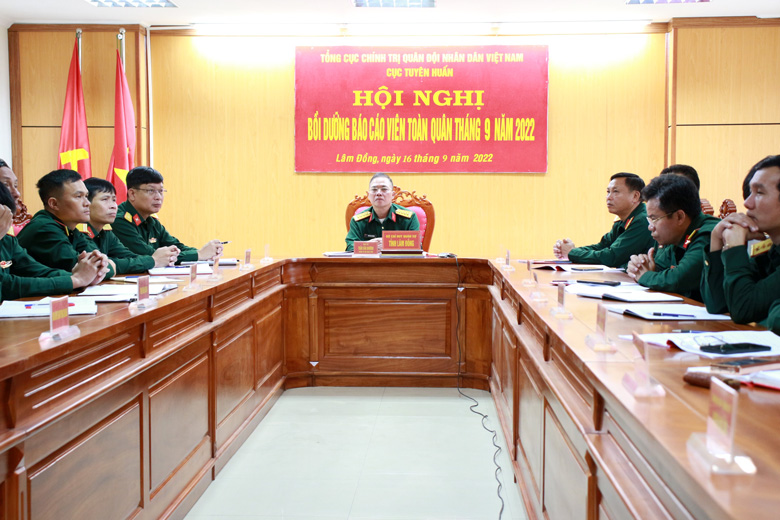 Hội nghị báo cáo viên toàn quân tháng 9