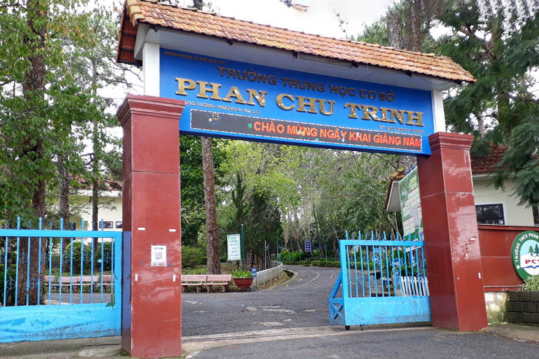 Khẩn trương có đề xuất miễn học phí cho học sinh THCS