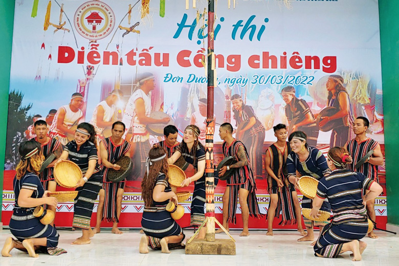 Ngày hội thắt chặt tình đoàn kết các dân tộc anh em. Ảnh: Quỳnh Uyển