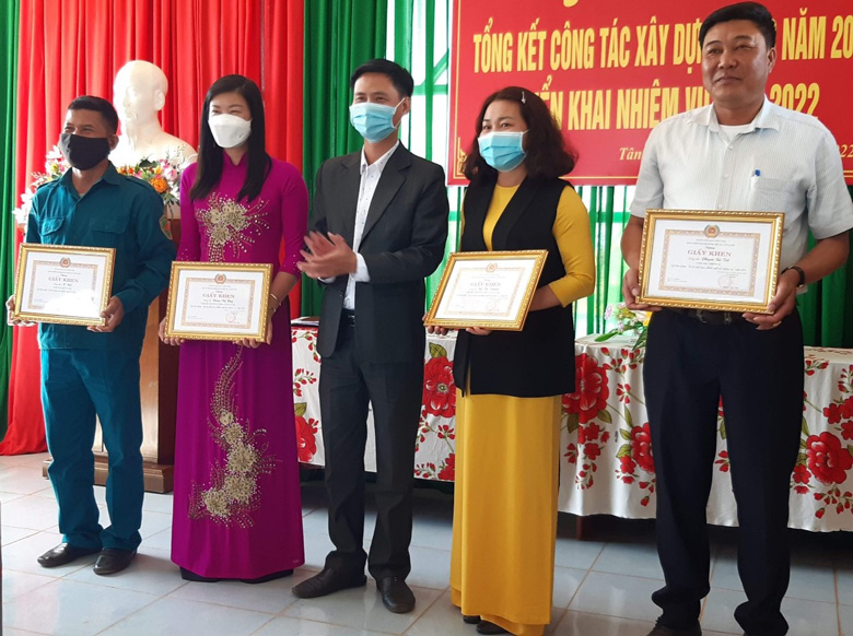 Chú trọng chất lượng sinh hoạt chi bộ ở Tân Lâm