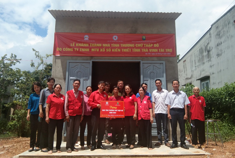 Bàn giao 3 căn nhà tình thương Chữ thập đỏ