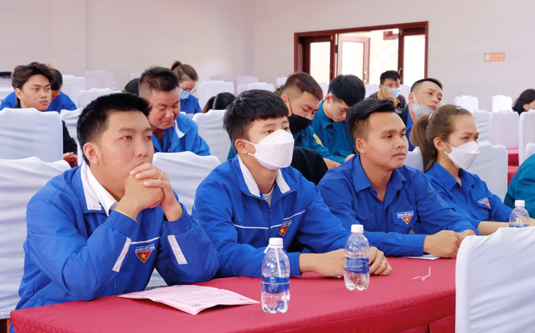 Lắng nghe tiếng nói của thanh niên