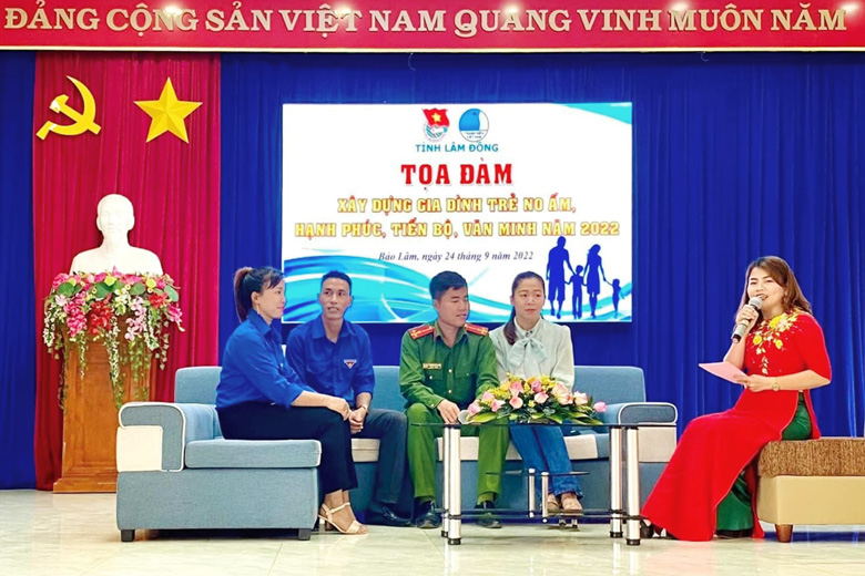 Bảo Lâm: Tọa đàm Gia đình trẻ tiêu biểu