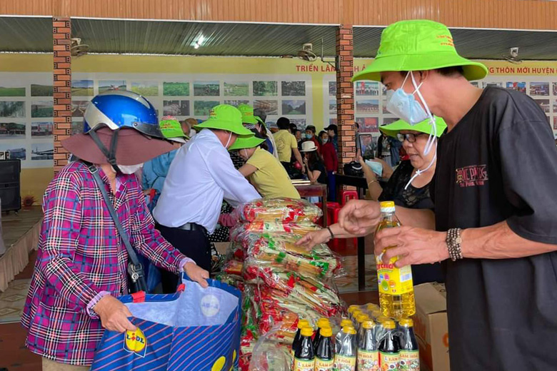 Đạ Tẻh: Trao 200 suất quà cho người khuyết tật có hoàn cảnh khó khăn