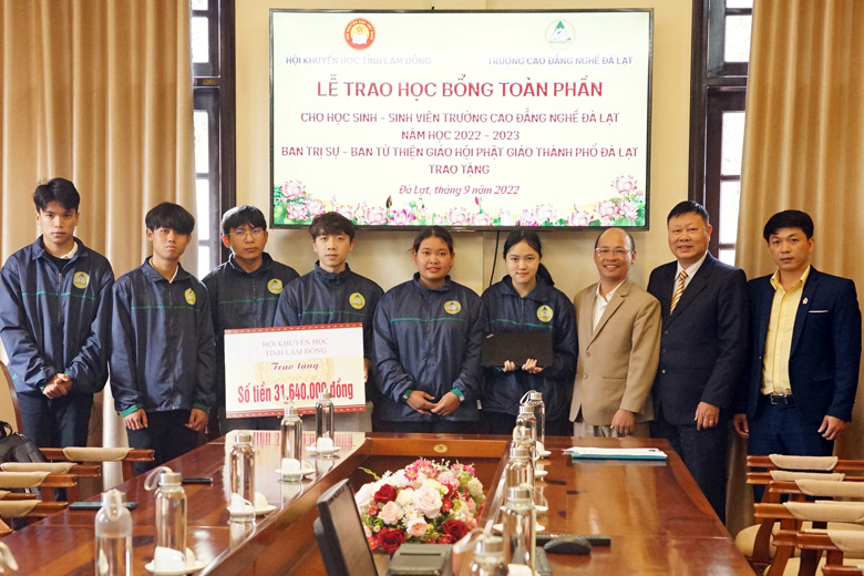 Tài trợ học phí toàn phần cho 5 sinh viên Trường Cao đẳng Đà Lạt