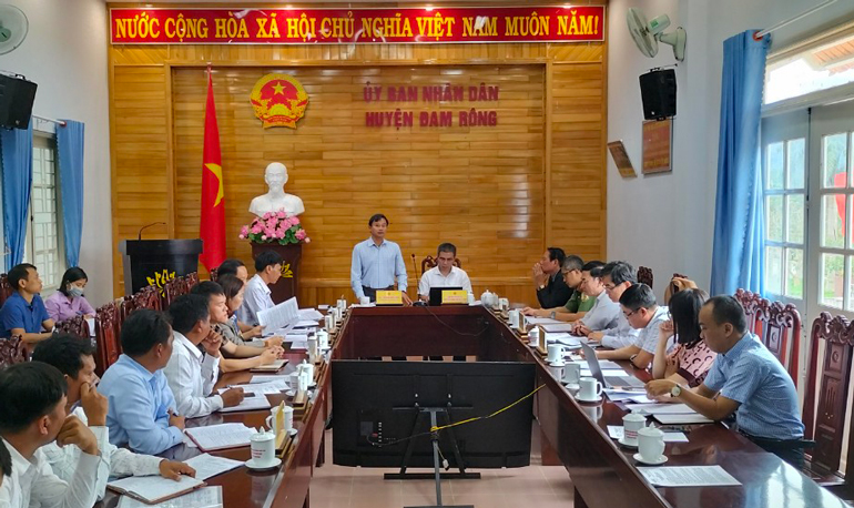 Đoàn công tác Bộ Tư pháp khảo sát, đánh giá tình hình đăng ký hộ tịch cho nhóm dân cư yếu thế tại Đam Rông