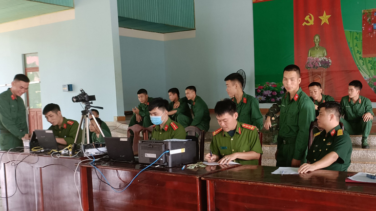 Cát Tiên: Lập tổ công tác làm căn cước công dân cho các chiến sĩ nghĩa vụ quân sự