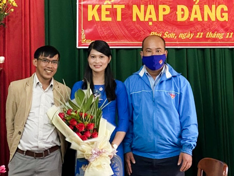 Thực trạng và giải pháp phát triển Đảng ở Phú Sơn
