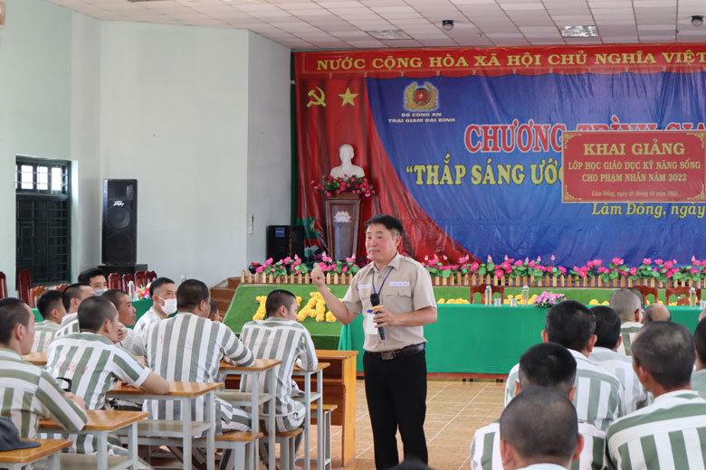 Hoạt động giáo dục kỹ năng sống cho phạm nhân