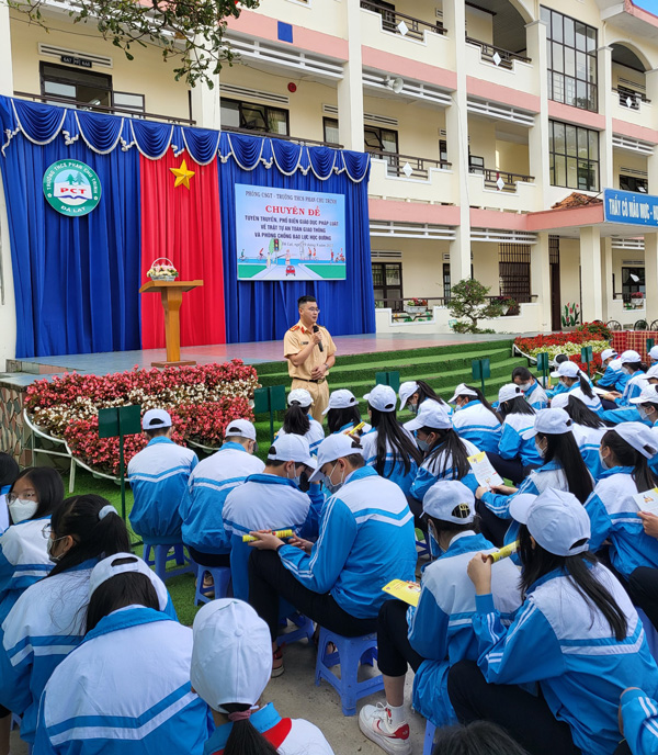 Tuyên truyền an toàn giao thông cho học sinh, sinh viên