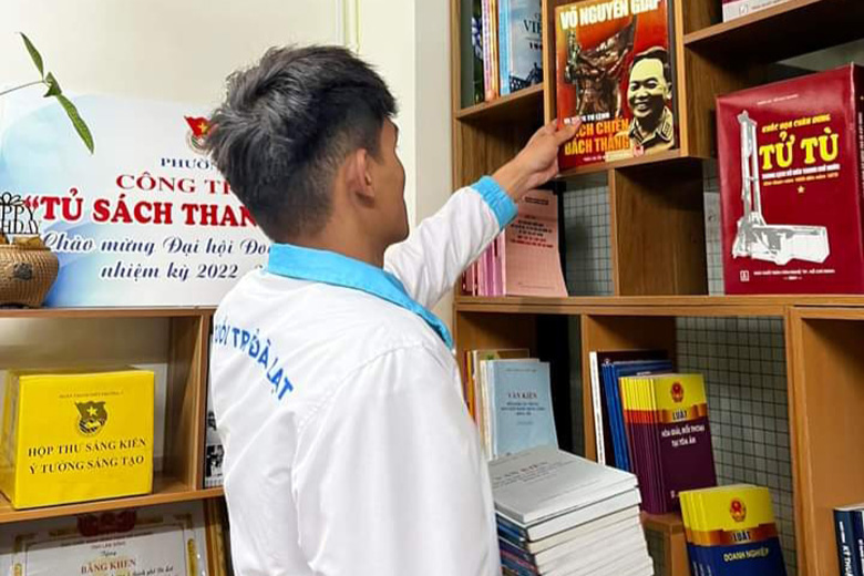 Tủ sách thanh niên chào mừng Đại hội Đoàn các cấp nhiệm kỳ 2022 - 2027
