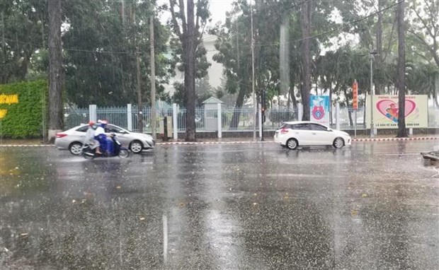 Các khu vực cả nước đều có mưa dông, Hà Nội ngày nắng, đêm mưa rào