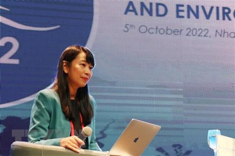 Phó Giáo sư, Tiến sĩ Nguyễn Thị Lan Anh, Học viện Ngoại giao, chủ trì một phiên thảo luận tại Đối thoại