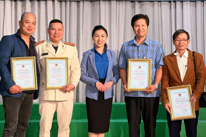 Trao giải Cuộc thi Sáng tác ca khúc chào mừng Đại hội Đoàn TNCS Hồ Chí Minh tỉnh Lâm Đồng lần thứ XI