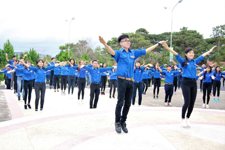 Công tác tuyên truyền, giáo dục cho đoàn viên, thanh niên được thực hiện thông qua nhiều chương trình với hình thức đa dạng