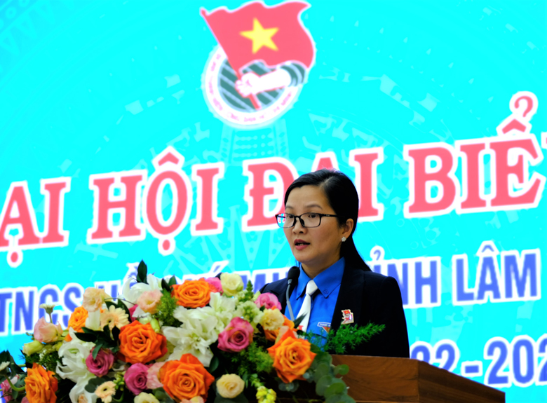 Đồng chí Trần Thị Chúc Quỳnh báo cáo kiểm điểm Ban Chấp hành Tỉnh Đoàn Lâm Đồng khóa X, nhiệm kỳ 2017 - 2022