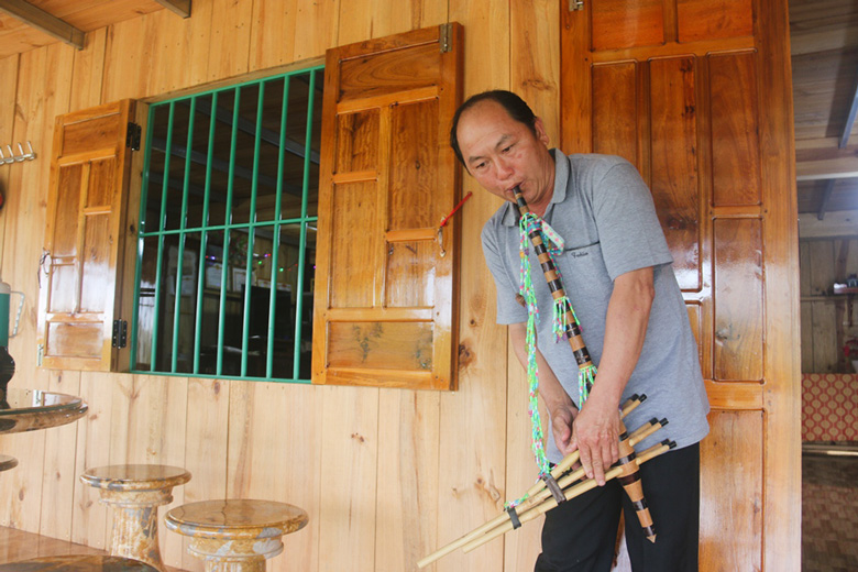 ''Điểm tựa'' của bà con làng Mông