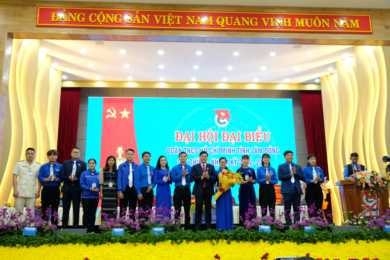 Ra mắt Đoàn đại biểu tỉnh Lâm Đồng dự Đại hội Đại biểu Đoàn TNCS Hồ Chí Minh toàn quốc lần thứ XII