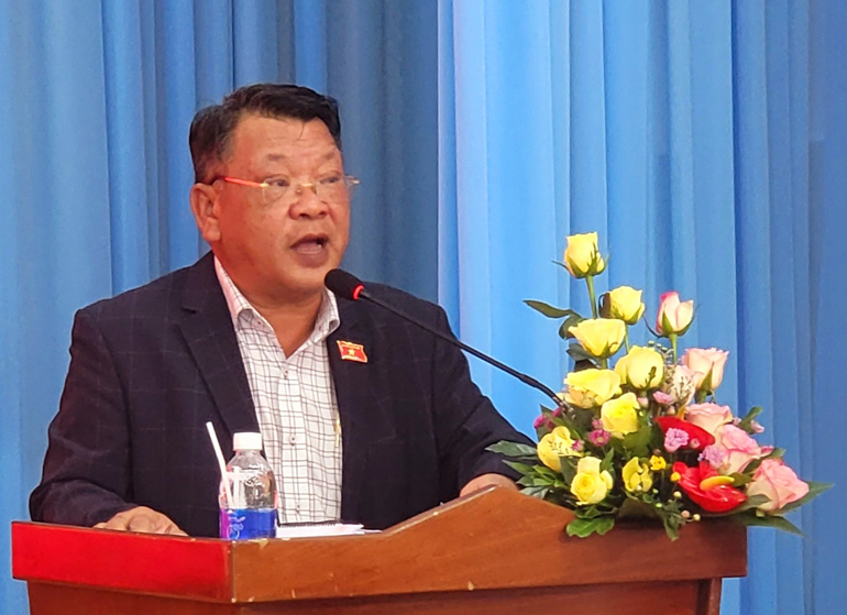 Ông Nguyễn Tạo – Phó Trưởng đoàn chuyên trách Đoàn ĐBQH tỉnh đã trao đổi và thông tin một số nội dung, vấn đề cử tri huyện Đơn Dương quan tâm