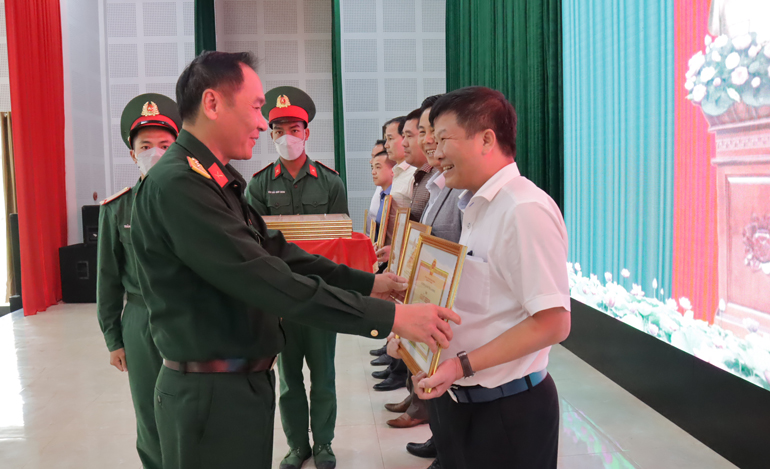 Bế mạc khoá bồi dưỡng kiến thức quốc phòng an ninh cho đối tượng 3
