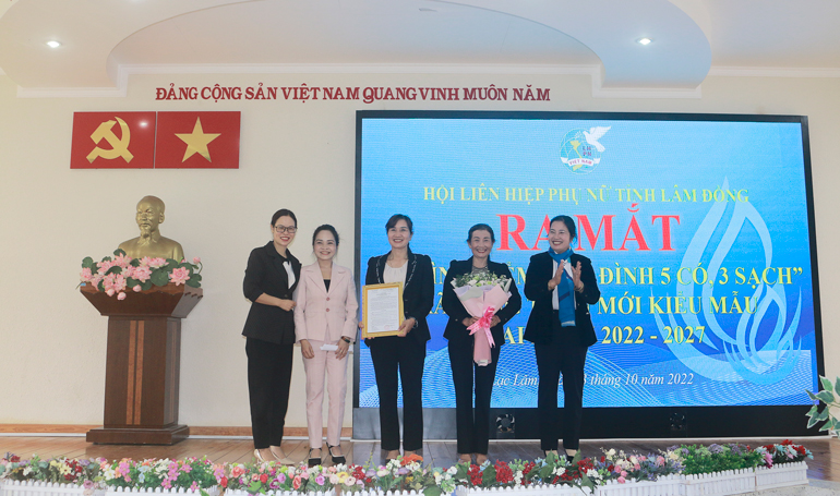 Ra mắt mô hình điểm cấp tỉnh ''Gia đình 5 có, 3 sạch''