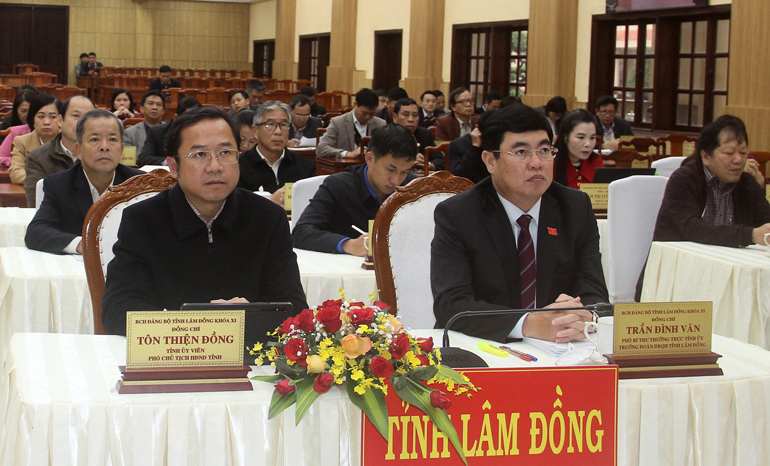 Các đồng chí lãnh đạo tỉnh tham dự Hội nghị tại điểm cầu Lâm Đồng