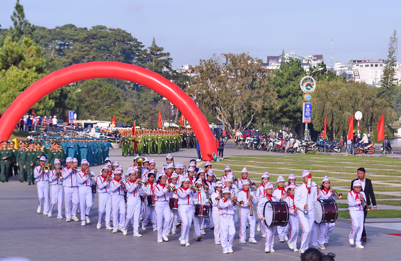Đội nghi thức tham gia diễu hành