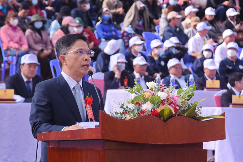 Phó Chủ tịch UBND tỉnh Lâm Đồng Đặng Trí Dũng đọc diễn văn tại Lễ Khai mạc 